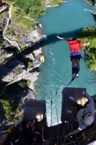 Bungee Jumping gehört mit zu den Aktivitäten in Neuseeland