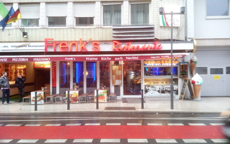 Frenks Ristorante Eisauswahl an der Straße