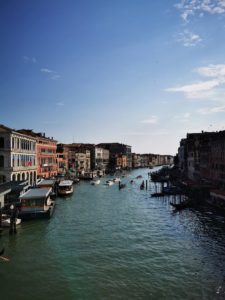 Blick von der Brücke auf den Canal Grande