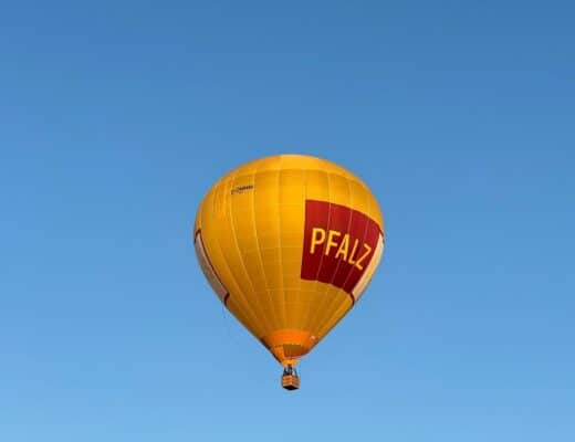 hot air balloon, aircraft, rhineland-palatinate, palatinate, germany, summer evening, pfalz, pfalz gas, werbung, werbebanner, industrie, hintergrund, rheinland-pfalz, gelb, rot, blauer himmel, schönwetter, abenteuer, sport, natur