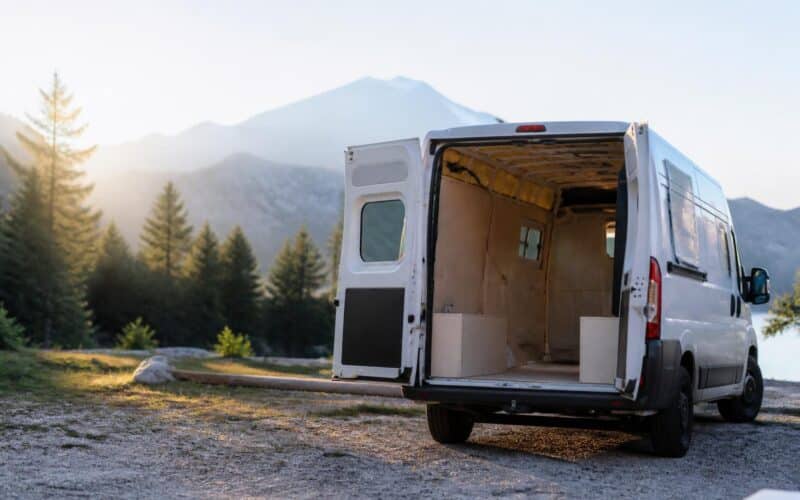 Fiat Ducato ausbauen – Anleitung zum Camper ausbauen